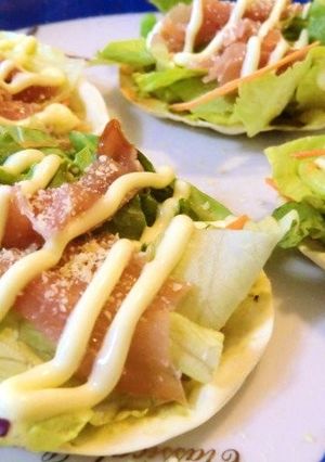 餃子の皮でピザサラダ-レシピのメイン写真