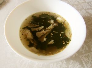 簡単！ヘルシー！舞茸とわかめのスープ♬-レシピのメイン写真