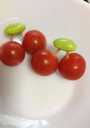 ミニトマトでさくらんぼ♡-レシピのメイン写真