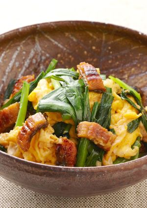 サクっと香ばしい鰻入りニラ卵炒め-レシピのメイン写真