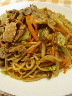 ★市販の蒸し麺とソースで*焼きそば*♪-レシピのメイン写真