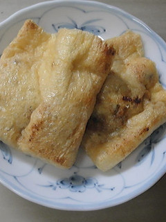 納豆と豆板醤入りミソ味の油揚げ焼き-レシピのメイン写真
