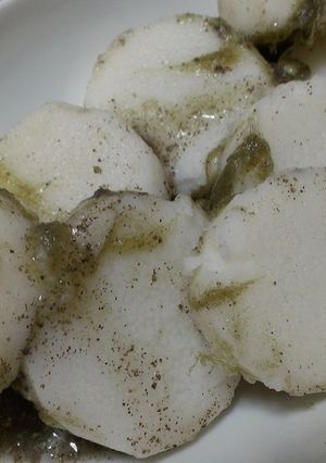 山芋ととろろ昆布の麻の実粉入り塩煮-レシピのメイン写真