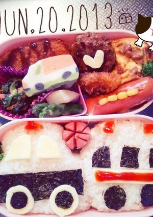 パトカー&救急車*弁当-レシピのメイン写真
