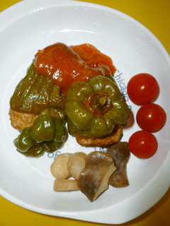 丸ごとピーマンの肉詰めケチャップ煮♥-レシピのメイン写真