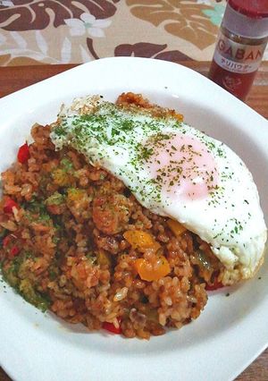 チリパウダーで☆メキシカン風炒飯-レシピのメイン写真