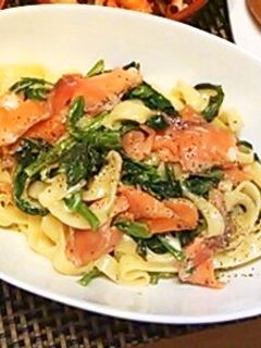 サーモンとほうれん草のクリームパスタ-レシピのメイン写真