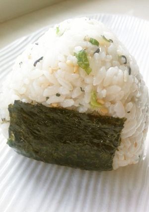 おにぎり:しそとちりめん高菜-レシピのメイン写真