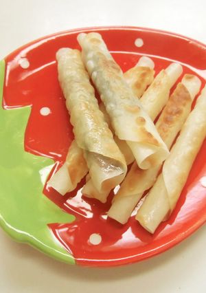 餃子の皮でくるくるスティックおやつ-レシピのメイン写真