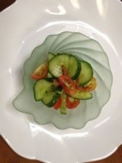 超簡単きゅうりとトマトの浅漬けサラダ-レシピのメイン写真