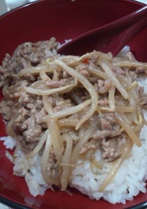 もやしのウマ辛丼-レシピのメイン写真