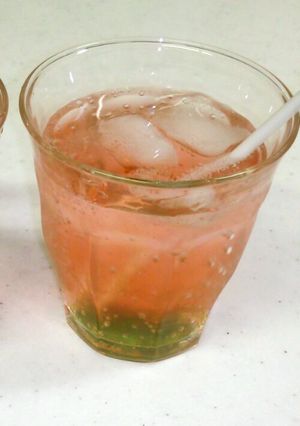 かき氷シロップで☆スイカ色サイダー-レシピのメイン写真