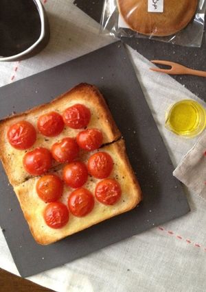 プチトマトのオープントースト-レシピのメイン写真