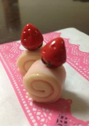 キャラ弁に!イチゴのロールケーキ-レシピのメイン写真