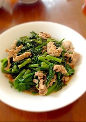 すぐ出来る!豚肉とつるむらさきのゴマ炒め-レシピのメイン写真