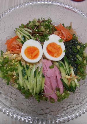 冷凍うどんでナムル入り冷しぶっかけうどん-レシピのメイン写真