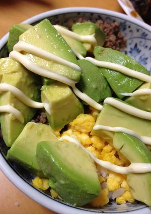 そぼろ丼inアボカド♪-レシピのメイン写真