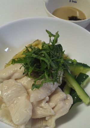 冷やしてちゅるうまっ！鶏肉の湯引き-レシピのメイン写真
