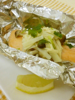 鮭と香りきのこのホイル蒸し-レシピのメイン写真
