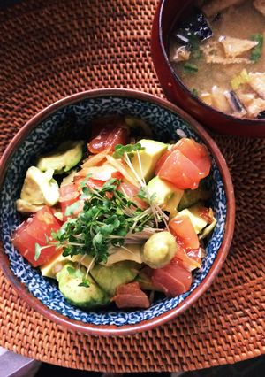 簡単うまうま♪まぐろとアボカドのポキ丼。-レシピのメイン写真