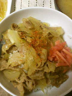 隠し味はしょうが♪めんつゆで簡単豚丼-レシピのメイン写真