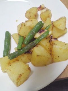 じゃがいもとたこのカレー粉炒め-レシピのメイン写真