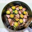 合鴨と芽キャベツのアヒージョ