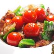 豚バラとプチトマトの黒コショウ焼き