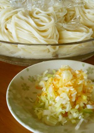 そうめんの薬味に！ごまラー油刻みねぎ-レシピのメイン写真