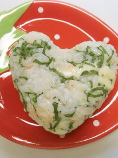 ♡おにぎり♡鮭しそチーズ-レシピのメイン写真