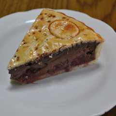 รูปของ ラズベリーとチョコレートのタルト