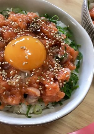 サーモン好きに捧ぐ★さけとろ丼-レシピのメイン写真