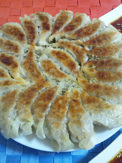 簡単×男子料理:椎茸で旨みUP!焼き餃子-レシピのメイン写真