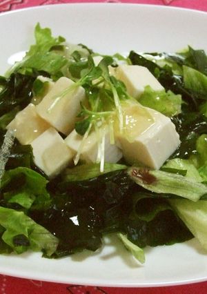 梅酒ジュレで！豆腐海藻サラダ-レシピのメイン写真
