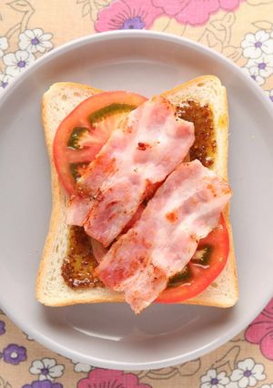 ベーコントマトトースト CanCam-レシピのメイン写真
