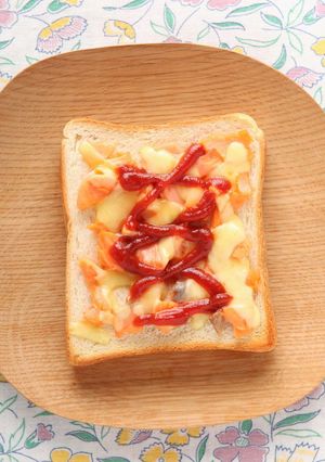 鮭フレークでピザトースト CanCam-レシピのメイン写真