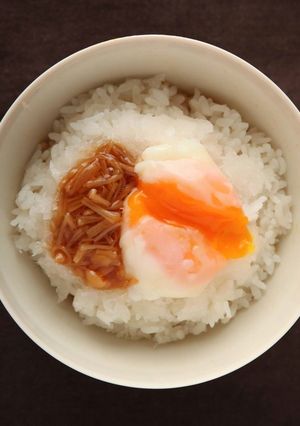 なめたけのせただけ温玉丼 CanCam-レシピのメイン写真