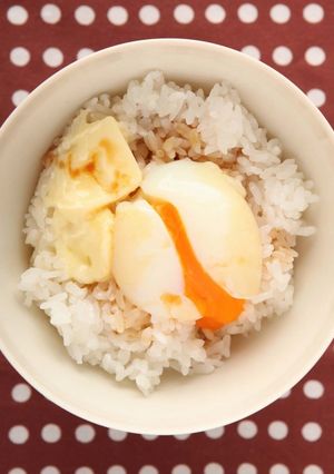 温玉バターしょう油丼 CanCam-レシピのメイン写真