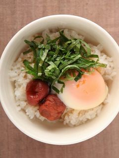 梅干し×青じそのスッパ温玉丼CanCam-レシピのメイン写真