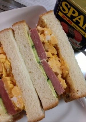 旦那弁当☆スパムスクランブルエッグサンド-レシピのメイン写真