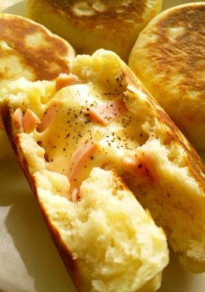 簡単!チーズとろ〜りの包み焼きパン-レシピのメイン写真