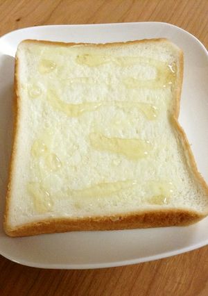 食パンにはちみつ☆-レシピのメイン写真
