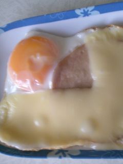 目玉焼きチーズ乗せ-レシピのメイン写真