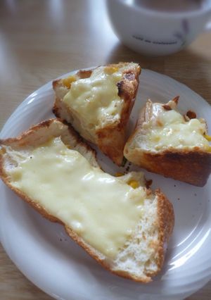 コーン入り食パンのチーズトースト-レシピのメイン写真