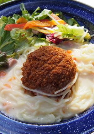 ローソンげんこつメンチとクリームパスタ♫-レシピのメイン写真