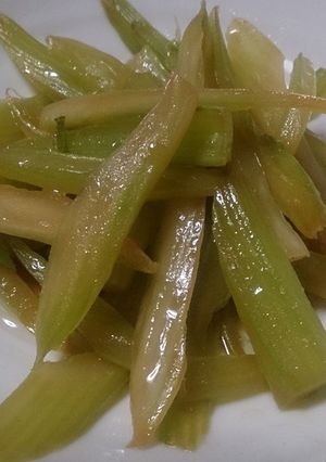 セロリの油炒め-レシピのメイン写真