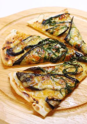 ピザ釜も真っ青♪2分で焼き上げる茄子ピザ-レシピのメイン写真