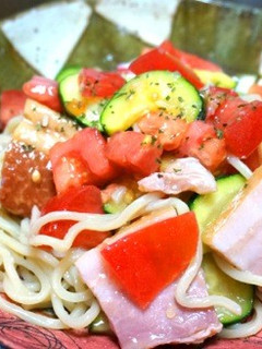 トマトとズッキーニの洋風冷やしラーメン-レシピのメイン写真