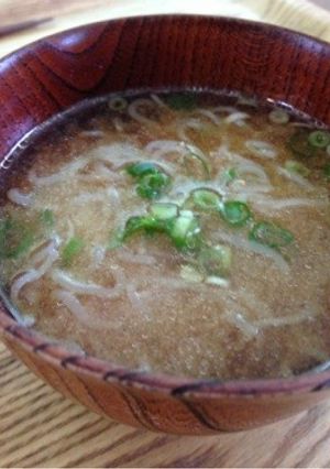 面倒臭がり屋さんのプリプリしらたき味噌汁-レシピのメイン写真