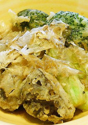 ブロッコリーの天ぷら♪冷天つゆかけました-レシピのメイン写真